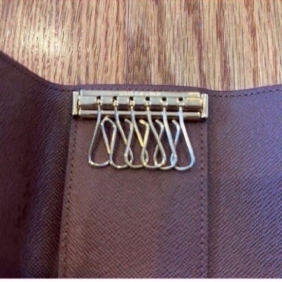 Free Shipping- Authentic Louis Vuitton 6 Key Holder - Picture 11 of 16